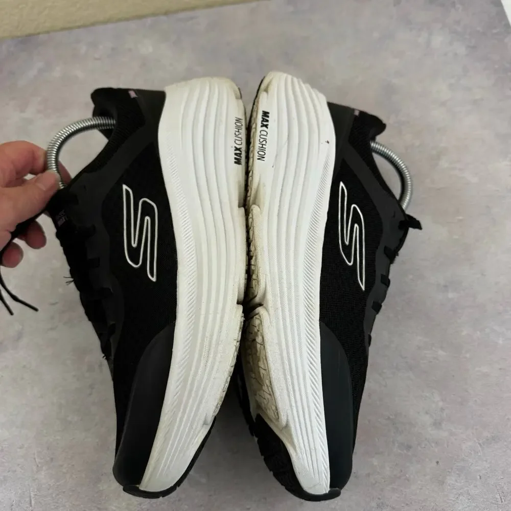 Skechers Max Cushioning Endeavor Shoes Women 10 W WIDE Black White 129470W
